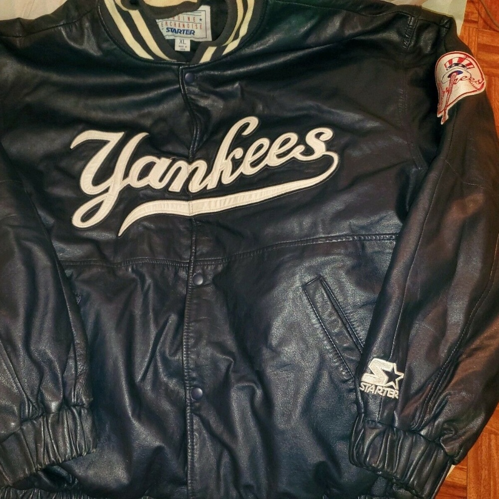 Vintage - 100% Leather NY YANKEES Starter jacket..